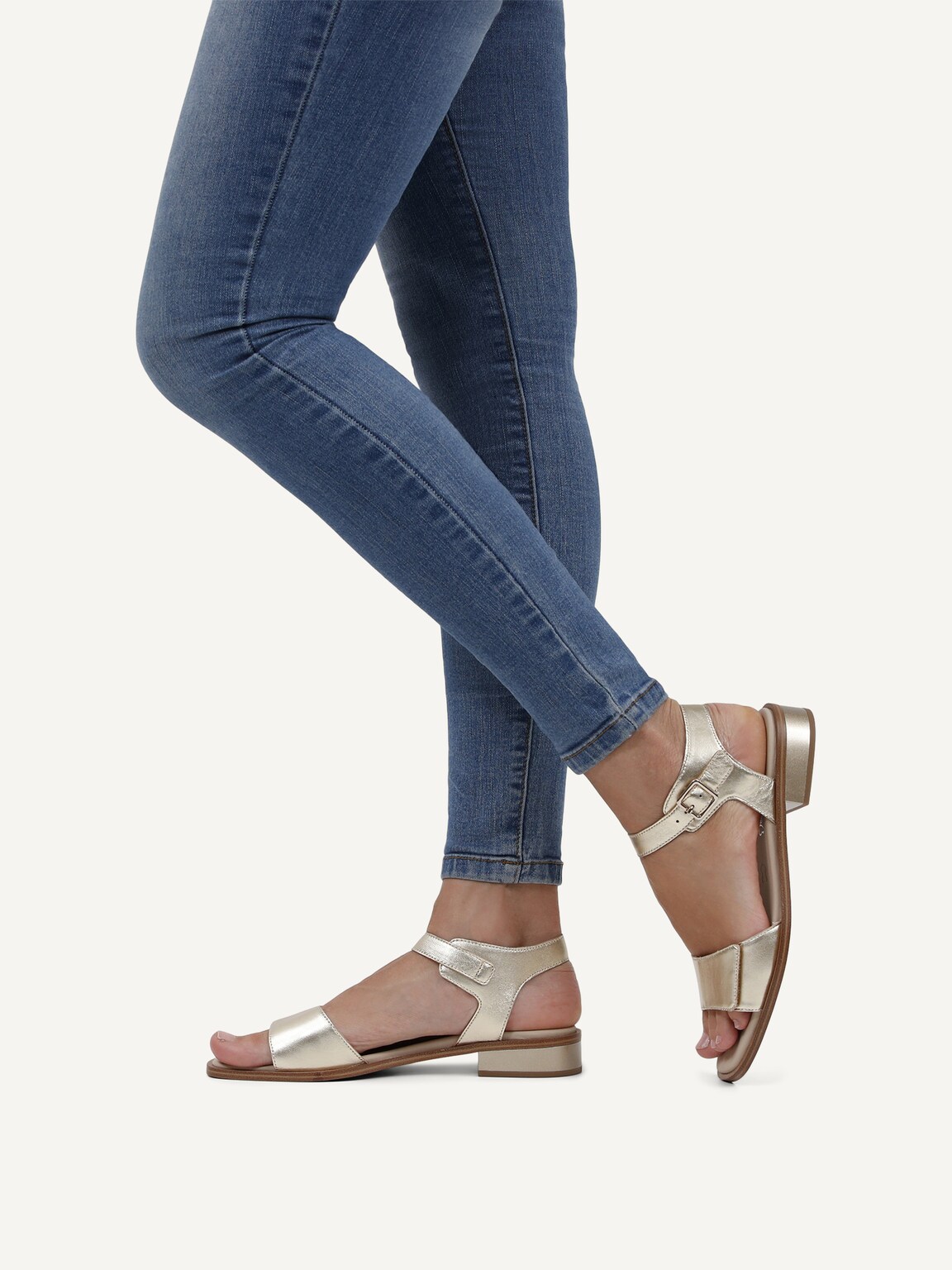 Caprice, Leather Heeled sandal - gold LT.GOLD METAL., image 3 of 7