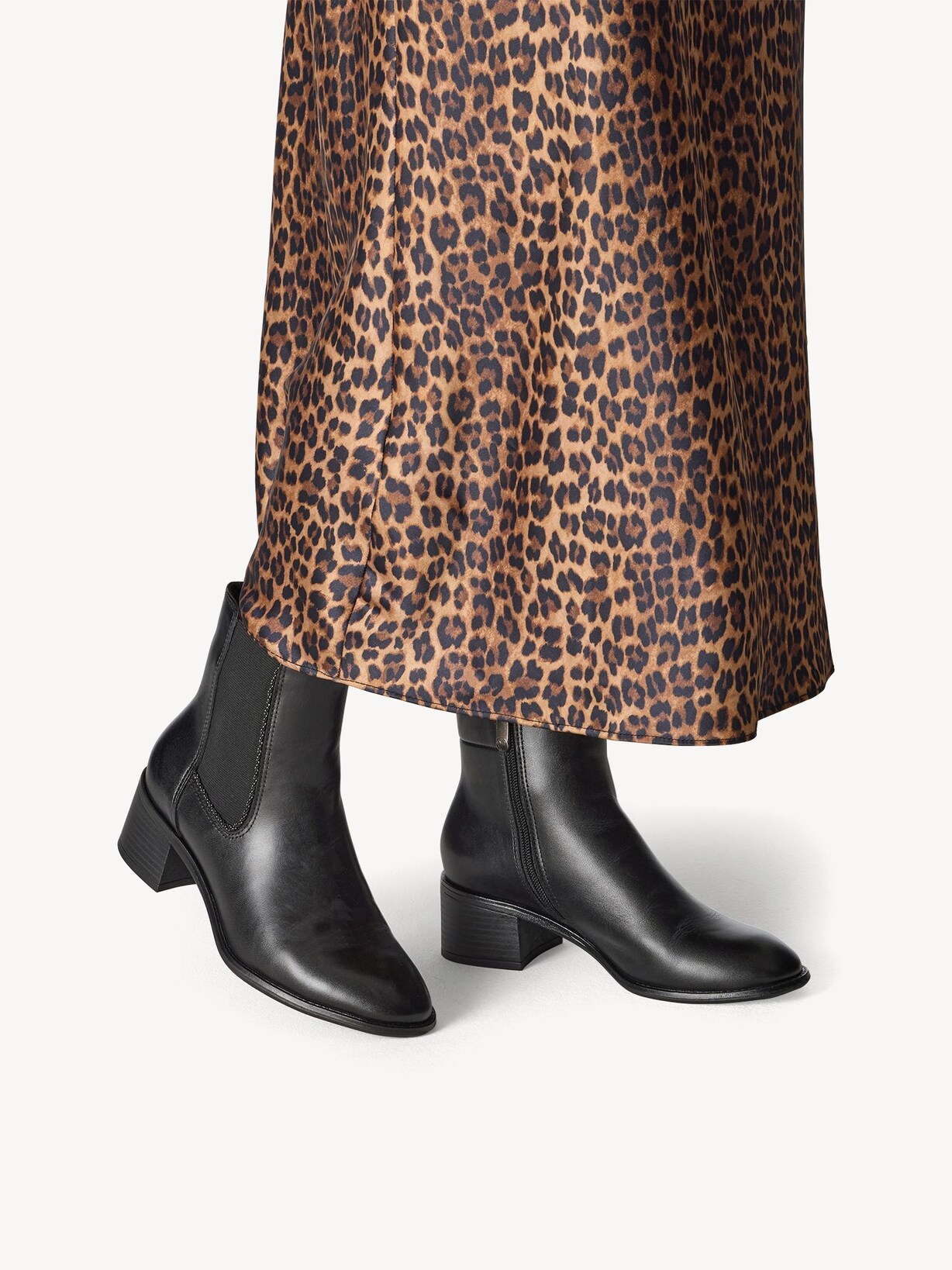 Marco Tozzi, Leren Chelseaboot - zwart BLACK NAPPA, afbeelding 2 van 7